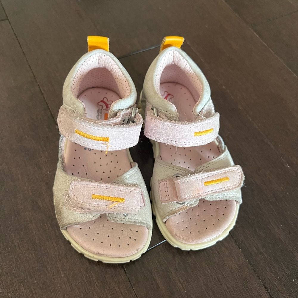 Ecco shoes for girl